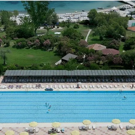 Ghotels Athos Palace منتجع 4*