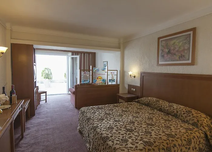 Ghotels Athos Palace 度假村 4*